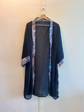 Load image into Gallery viewer, Mountain Mamas Kimono